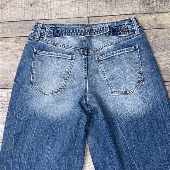 SO Women's Blue Mid-Rise Barrel Jeans - Picture 5 of 11